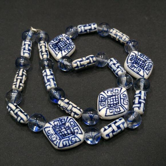 Vintage Delft Blue Willow Porcelain Bead Necklace Glass Beads Asian Style 1960s - Picture 1 of 10